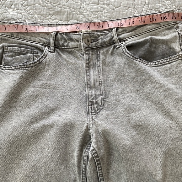 H&M High Rise Straight Leg Denim Jeans Light Acid Wash Gray Size 12 - Picture 10 of 14